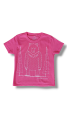 Różowa koszulka dla dzieci z krótkim rękawem. Luźny krój. Na środku nowoczesna grafika stojącego niedźwiedzia, na tle drzew iglastych. Minimalistyczna, białe linie. Na dole napis BazaTatry.